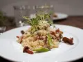 Krämig risotto kantareller med färska örter och parmesan. En härlig höstfavorit.