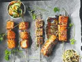 Laxspett med sesamfrön och en fräsch gurksallad, inspirerat av Tareq Taylor recept.