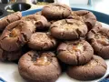 Chokladkakor med salt kolafyllning, perfekt för den som älskar att baka kakor.